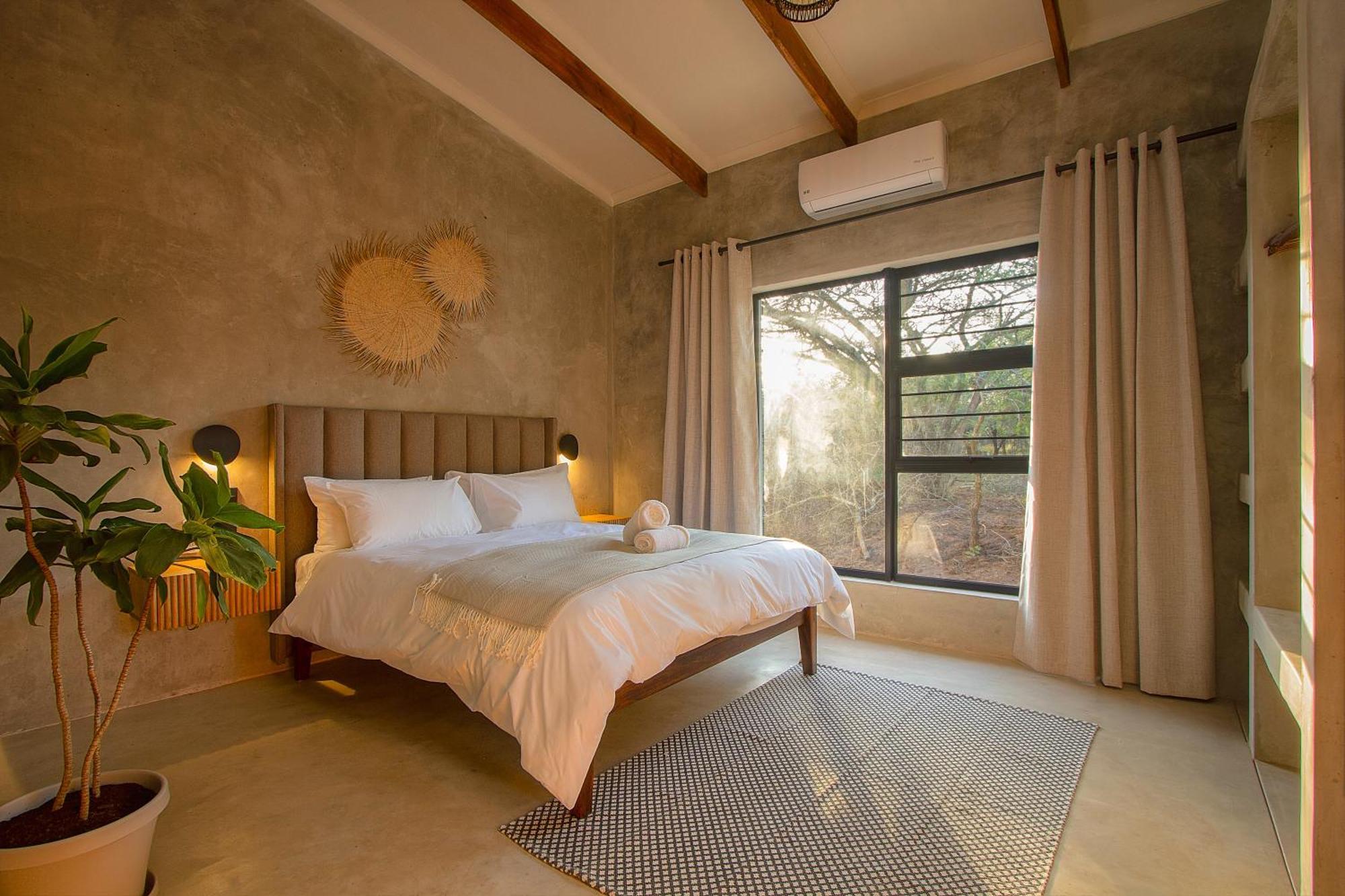 Pillows Luxury Safari Villa, Wood-fired Hottub, Giraffe-feeding-tower, Large Private Pool Villa *
